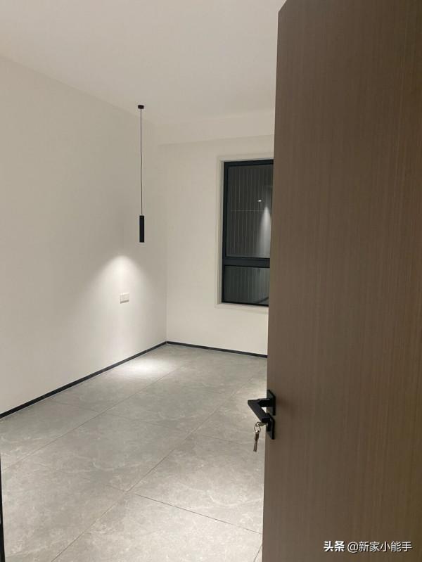 歷時五個月硬裝完工,簡單裝修,無主燈的設計一家人都滿意 歷時五個月硬裝完工,簡單裝修,無主燈的設計一家人都滿意