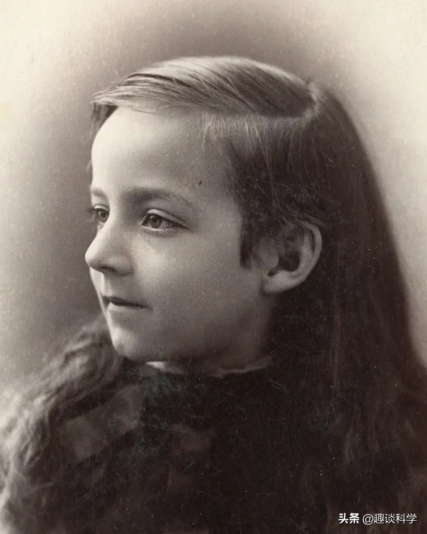 11歲小女孩為何連睡九年？醫學難解之謎，至今未解卻困擾很多人