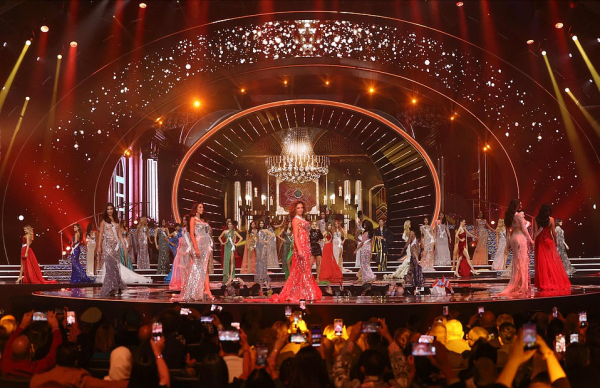 21歲印度美女獲“環球小姐”冠軍!穿水鑽裙戴鑽石皇冠,好驚豔啊 21歲印度美女獲“環球小姐”冠軍!穿水鑽裙戴鑽石皇冠,好驚豔啊