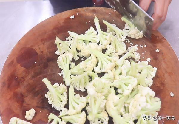 乾煸孜然花菜不滑油直接炒,廚師長分享技巧,清脆入味還不出水 乾煸孜然花菜不滑油直接炒,廚師長分享技巧,清脆入味還不出水