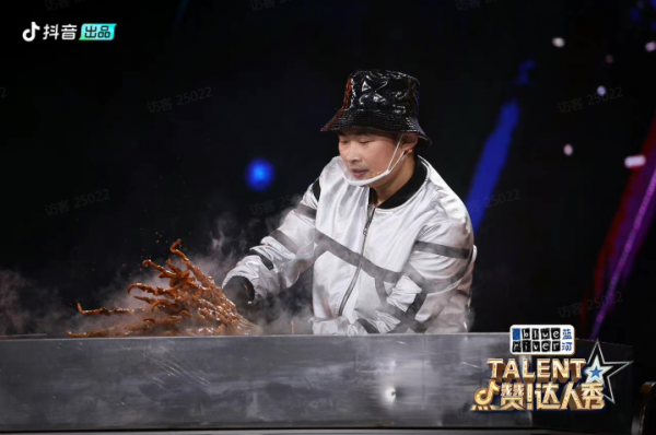 前方高能！謝霆鋒居然在《點贊！達人秀》現場蹦迪