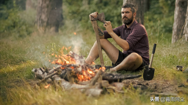 選擇露營斧（手斧）注意四點：5把最適合揹包客、野外露營的斧頭