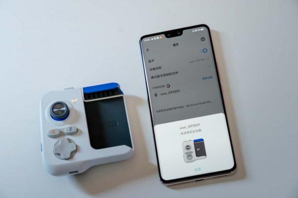 vivo閃電遊戲手柄評測：手柄手機合二為一，玩遊戲必備神器