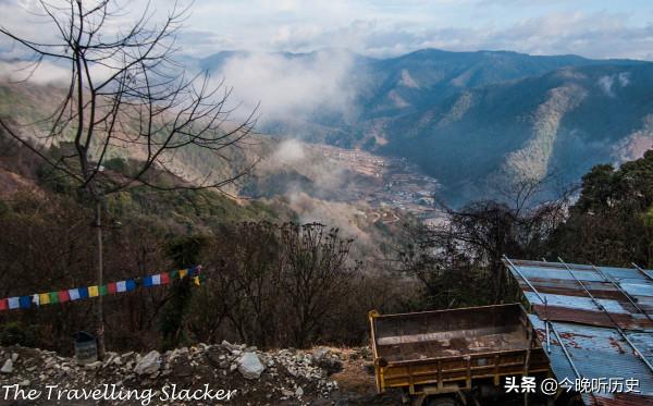 1962印軍向前沿派出偵察隊，休息時軍官煮紅茶，炊煙被我軍察覺