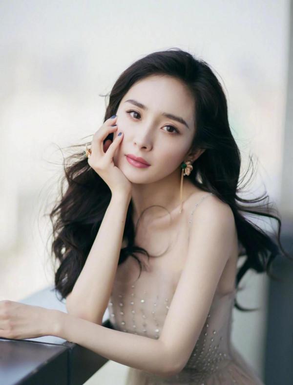 楊冪美照一冊，欣賞