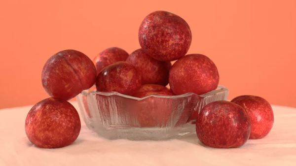 28斤！我們在拼多多上用100塊實現了水果自由