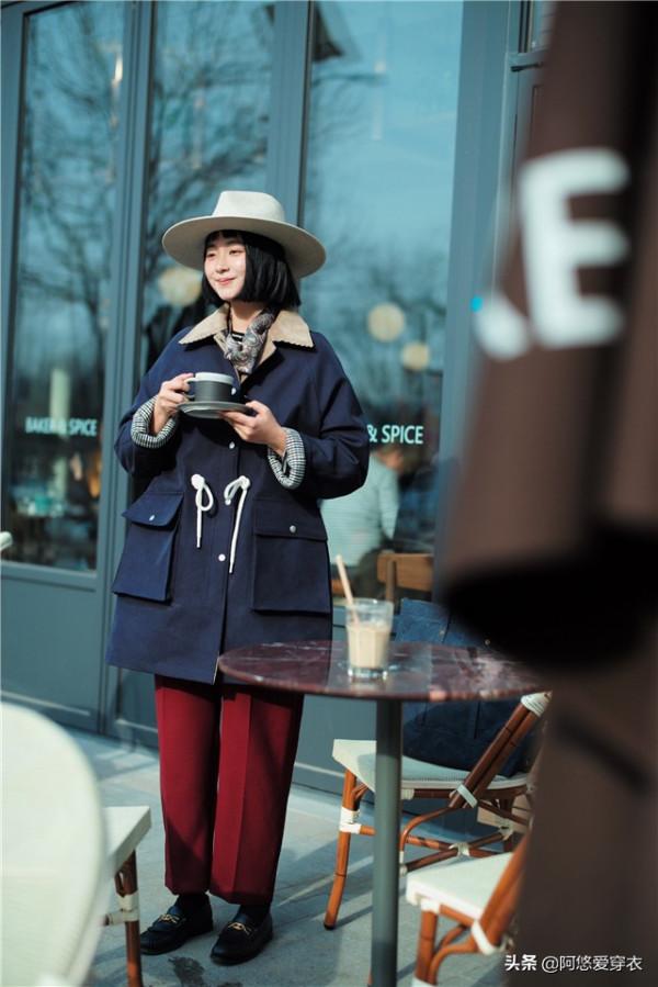 冬天穿“大衣”最好少配靴子,今年流行這樣來穿,時髦顯瘦又洋氣 冬天穿“大衣”最好少配靴子,今年流行這樣來穿,時髦顯瘦又洋氣