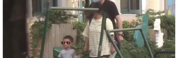 趙麗穎罕見“母子正臉照”,撞臉嗯哼,乖巧的模樣讓人心疼 趙麗穎罕見“母子正臉照”,撞臉嗯哼,乖巧的模樣讓人心疼