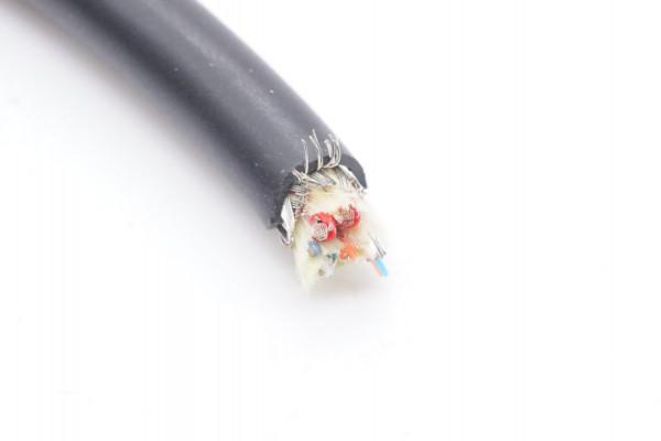 內建光纖模組的CC線長什麼樣?拆解Facebook Oculus VR專用線揭曉 內建光纖模組的CC線長什麼樣?拆解Facebook Oculus VR專用線揭曉