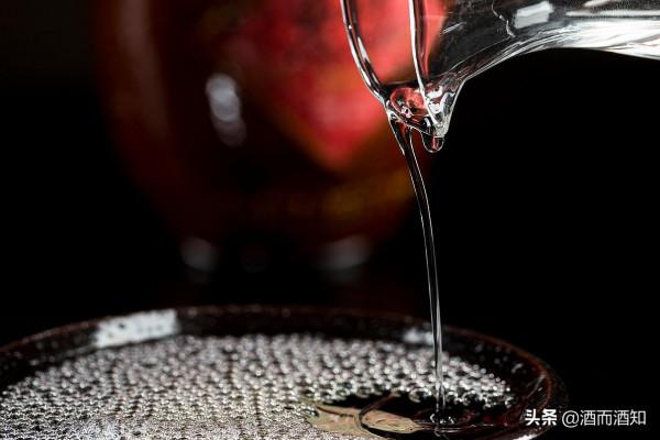 系列酒等於貼牌酒?酒廠內部員工告訴你區別到底在哪裡 系列酒等於貼牌酒?酒廠內部員工告訴你區別到底在哪裡