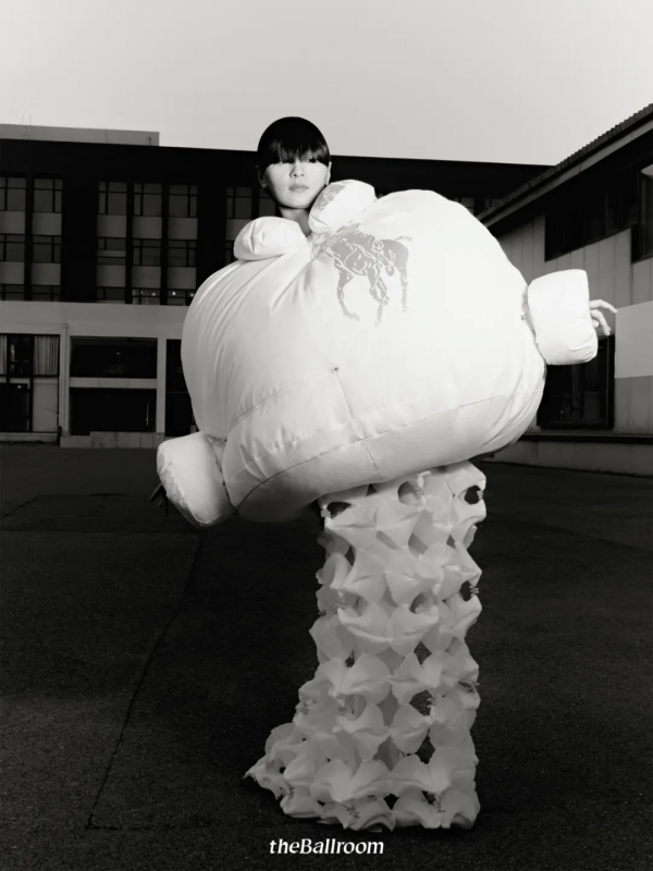 讓人看不懂的2021雜誌封面:鹿晗蒼蠅頭,倪妮玩眉毛,周筆暢好怪 讓人看不懂的2021雜誌封面:鹿晗蒼蠅頭,倪妮玩眉毛,周筆暢好怪