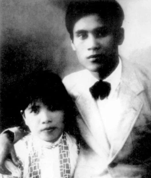 他是富二代資本家,死後卻享國葬待遇,為何? 他是富二代資本家,死後卻享國葬待遇,為何?