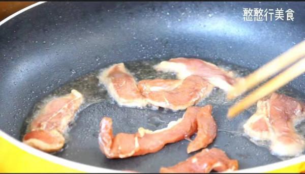 姥姥自創的“中式漢堡”,孫女要天天吃,我嚐了一口,也上癮了 姥姥自創的“中式漢堡”,孫女要天天吃,我嚐了一口,也上癮了