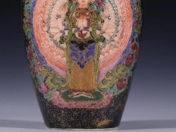 藏傳「粉彩 佛像瓶」規格：高24肚徑12.1口6.2cm重846.8g