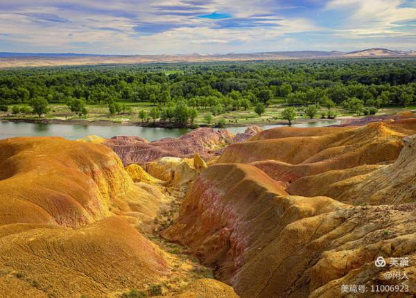 新疆有個五彩灘