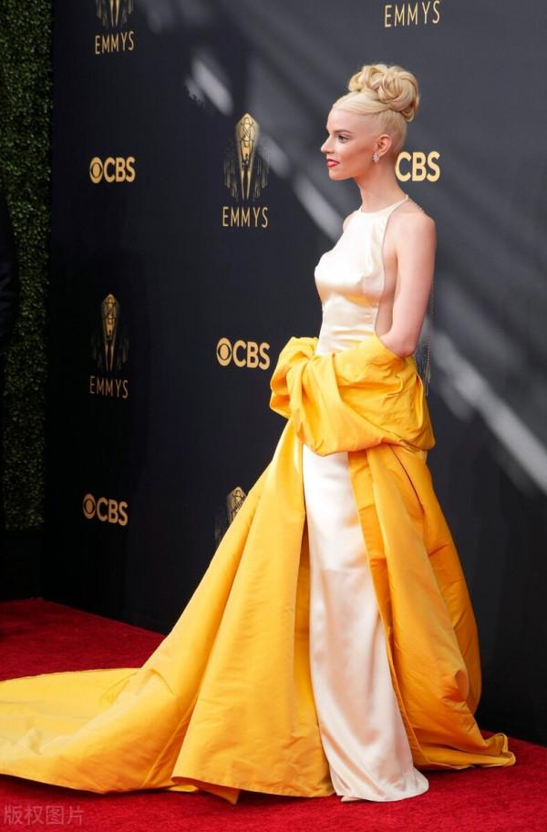 第73屆艾美獎 安雅·泰勒-喬伊黃色禮服亮相紅毯十分亮眼 第73屆艾美獎 安雅·泰勒-喬伊黃色禮服亮相紅毯十分亮眼