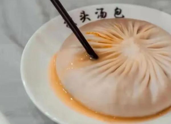 最好吃的美食，藏在冒著煙火氣的地方