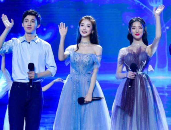 馮琳參加春晚彩排，能力顏值均線上，別人家的女兒怎能如此優秀