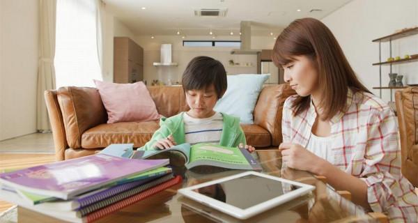 寶媽總給娃買快過期的牛奶引發同事吐槽:窮養之下,孩子會自卑 寶媽總給娃買快過期的牛奶引發同事吐槽:窮養之下,孩子會自卑