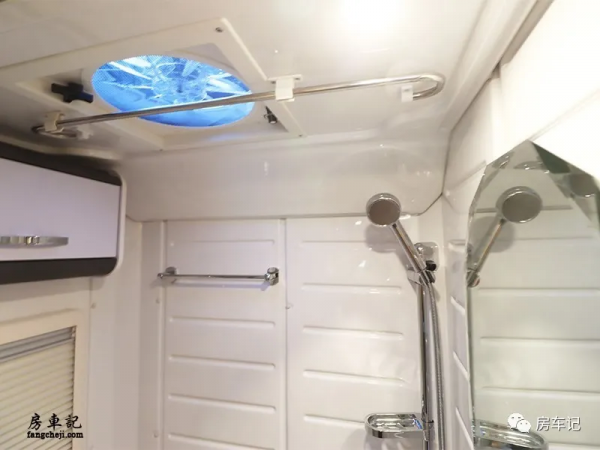 增加超長續航能力!適用多種自駕環境!宇通重推C533T型房車 增加超長續航能力!適用多種自駕環境!宇通重推C533T型房車