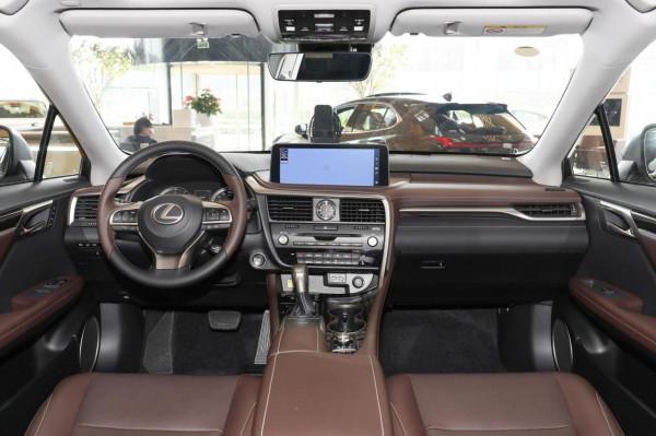 售價50.9萬，2.0T+6AT+四驅，舒適豪華，實拍雷克薩斯RX 300