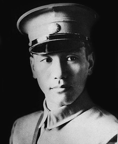 警衛員不讓毛主席挑糧，說是朱軍長說的，毛主席：你莫聽他那一套