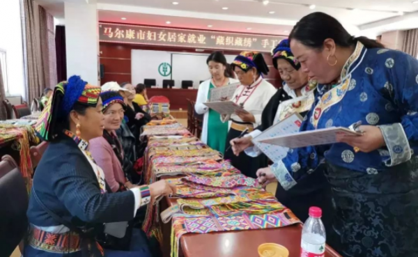 她是1根繡針吸金800萬，被愛馬仕看中的四川大媽，憑實力走向國際