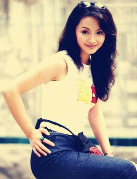 28歲車禍殞命,父親殉職,哥哥病逝,劉丹終究是應了“香妃”的劫 28歲車禍殞命,父親殉職,哥哥病逝,劉丹終究是應了“香妃”的劫