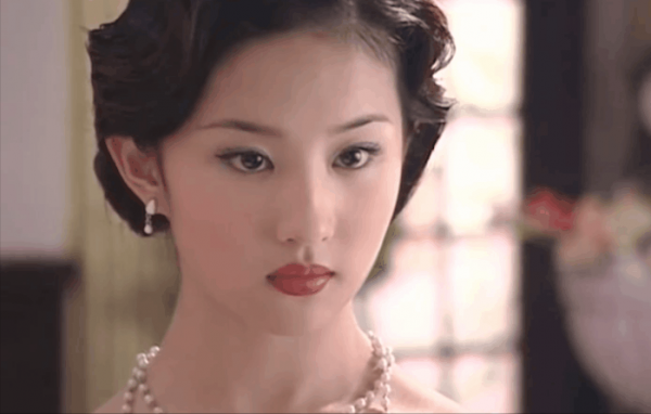 別人演“大家閨秀”只是像，她們簡直就是名門大小姐本人