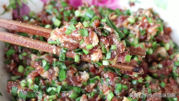 麵食像我這樣做，不揉麵不擀麵，省時省力，皮薄大餡，一口滿嘴香