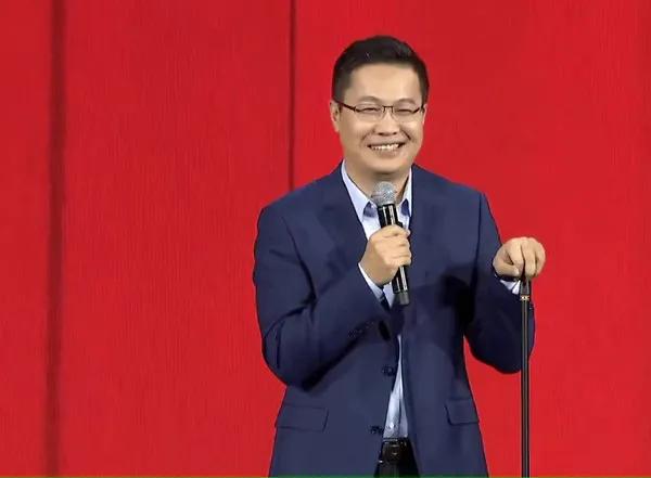 盧偉冰真會玩，紅米 11 神仙秒衝上天梯，庫克驚呼：有創意