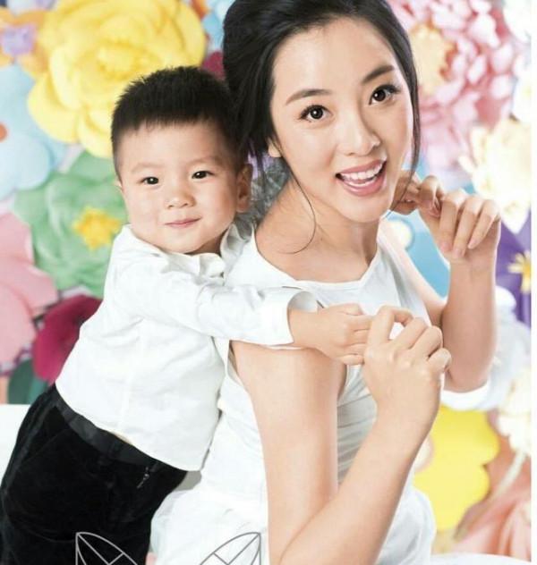 “央視花旦”李思思:嫁大學同學,3年生2子,婚後被老公寵上天 “央視花旦”李思思:嫁大學同學,3年生2子,婚後被老公寵上天