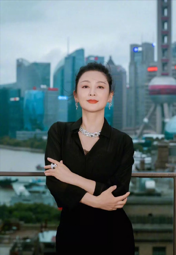 名導太太御夫有術：一位隱忍多年、兩位踢走原配、剩下的忍中帶狠