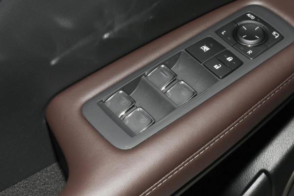 售價50.9萬，2.0T+6AT+四驅，舒適豪華，實拍雷克薩斯RX 300