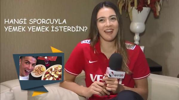 土耳其美女副攻表白C羅:他是運動員的典範,想和他共進晚餐!這讓又是單相思的痴情男杜蘭特情何以堪? 土耳其美女副攻表白C羅:他是運動員的典範,想和他共進晚餐!這讓又是單相思的痴情男杜蘭特情何以堪?