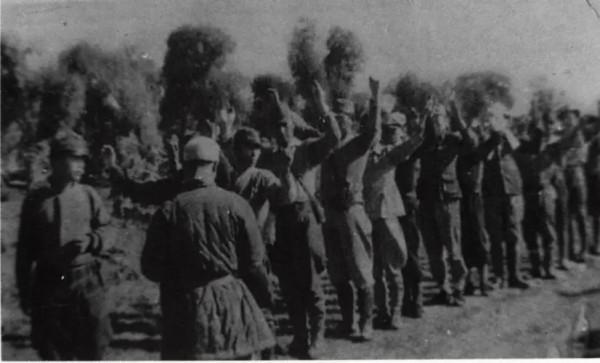 魯南軍區擊斃混世魔王，山東人民欣喜若狂，抬著屍體遊行洩憤