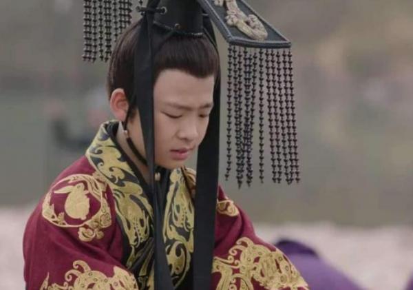 三國共有11位皇帝，結果有4位被權臣挾持，他們分別是誰？