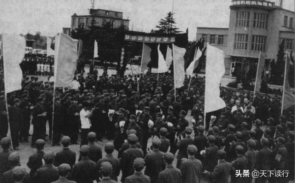 外賓訪問團專機被劫持，歹徒竟然是“自己人”，最後死於亂斧之下