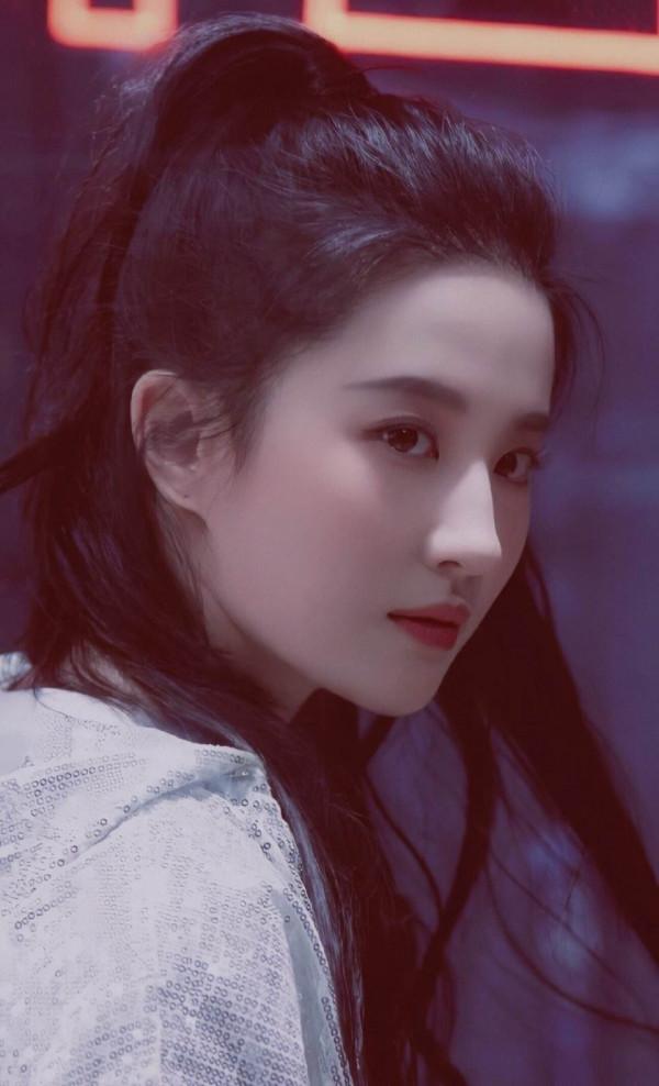 阿嬌的腿，楊冪的鼻子，劉亦菲的肩膀，說說女星的長相短板