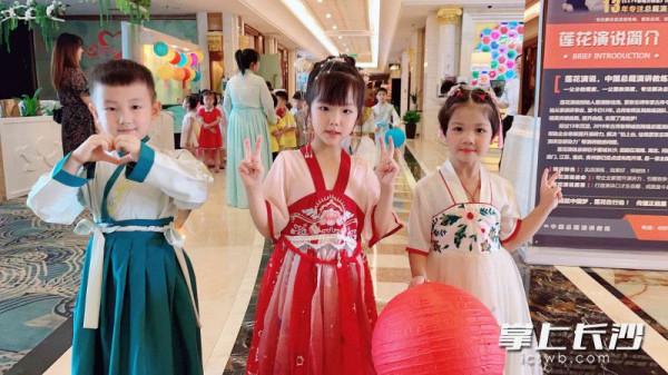 組圖|中秋出遊,幸福滿滿 組圖|中秋出遊,幸福滿滿