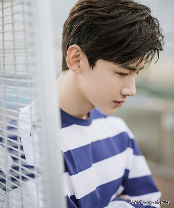 去理髮店不說“兩邊剪短”還能說啥？2021年備受歡迎的男士髮型