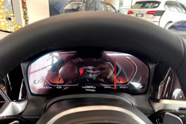 入門版配置不“丐”，外形比3系拉風，實拍寶馬4系雙門轎跑425i M