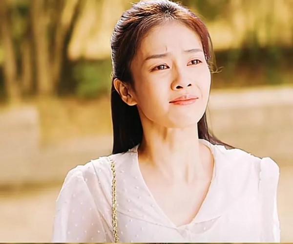 白鹿把《王牌戰隊》的胡楊演活了，雖然戲份很少但不影響她優秀