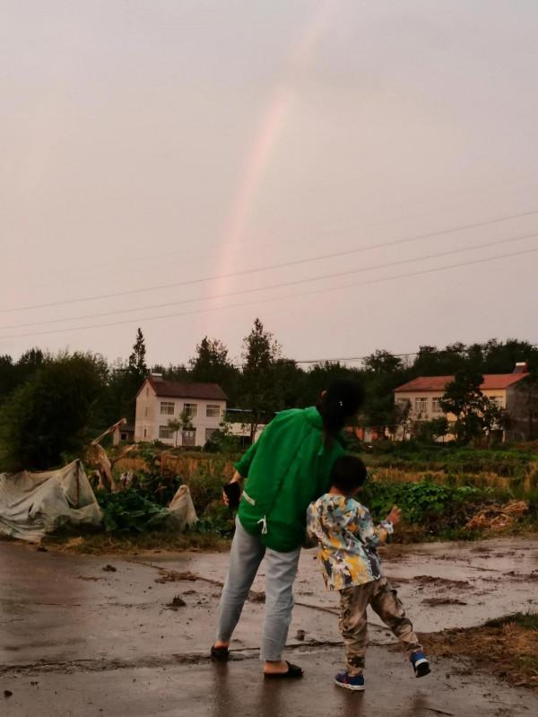 爸爸媽媽辛苦的工作是為了什麼?說說咱家的小寶貝是怎麼回答的? 爸爸媽媽辛苦的工作是為了什麼?說說咱家的小寶貝是怎麼回答的?