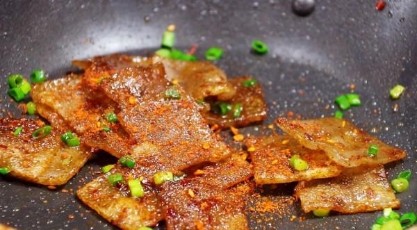 苕皮這樣做，我絕不手軟，比吃肉還香，別隻會包著泡蘿蔔吃