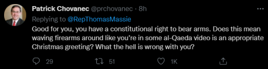 美國一議員曬全家“持槍聖誕合照”引發同僚及網友批評，網友：你們到底有什麼毛病？