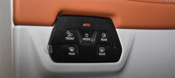 大塊頭也可以很好開！底盤、車機全新升級，試駕新款大眾途昂