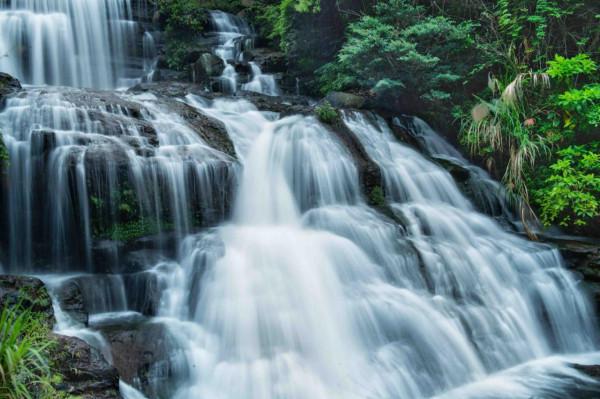 何必去黃果樹!廣東有超美嶺南第一瀑,藏在山谷幽深處,景美人少 何必去黃果樹!廣東有超美嶺南第一瀑,藏在山谷幽深處,景美人少