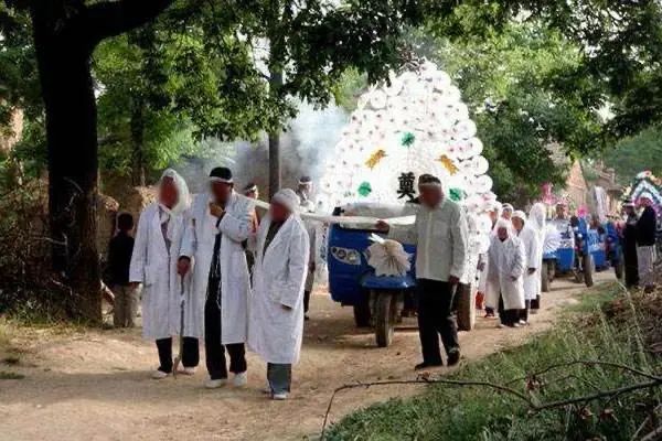 都2022年了，為什麼陰間還是古代的樣子？