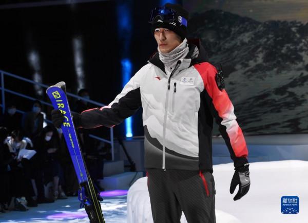 冬奧制服正式亮相 冬奧制服正式亮相